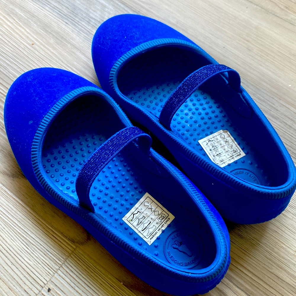 Rich blue Native shoes. 9T